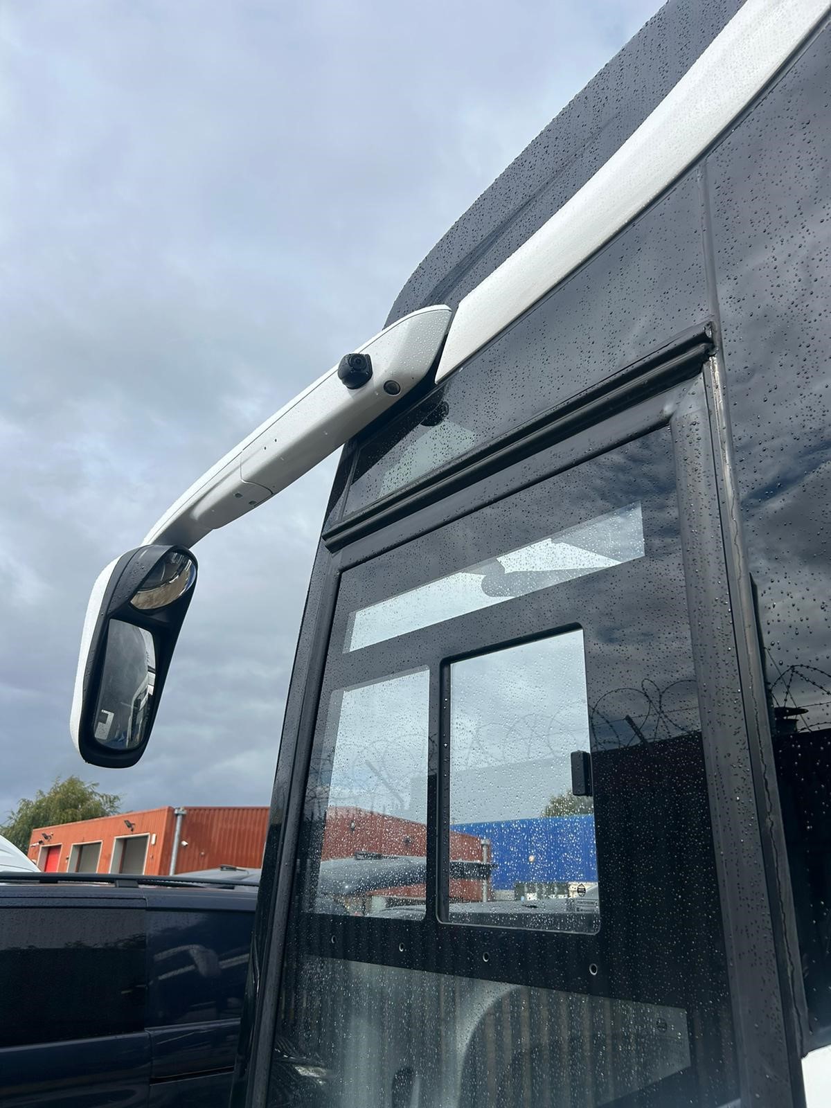 bus rear view camera 02